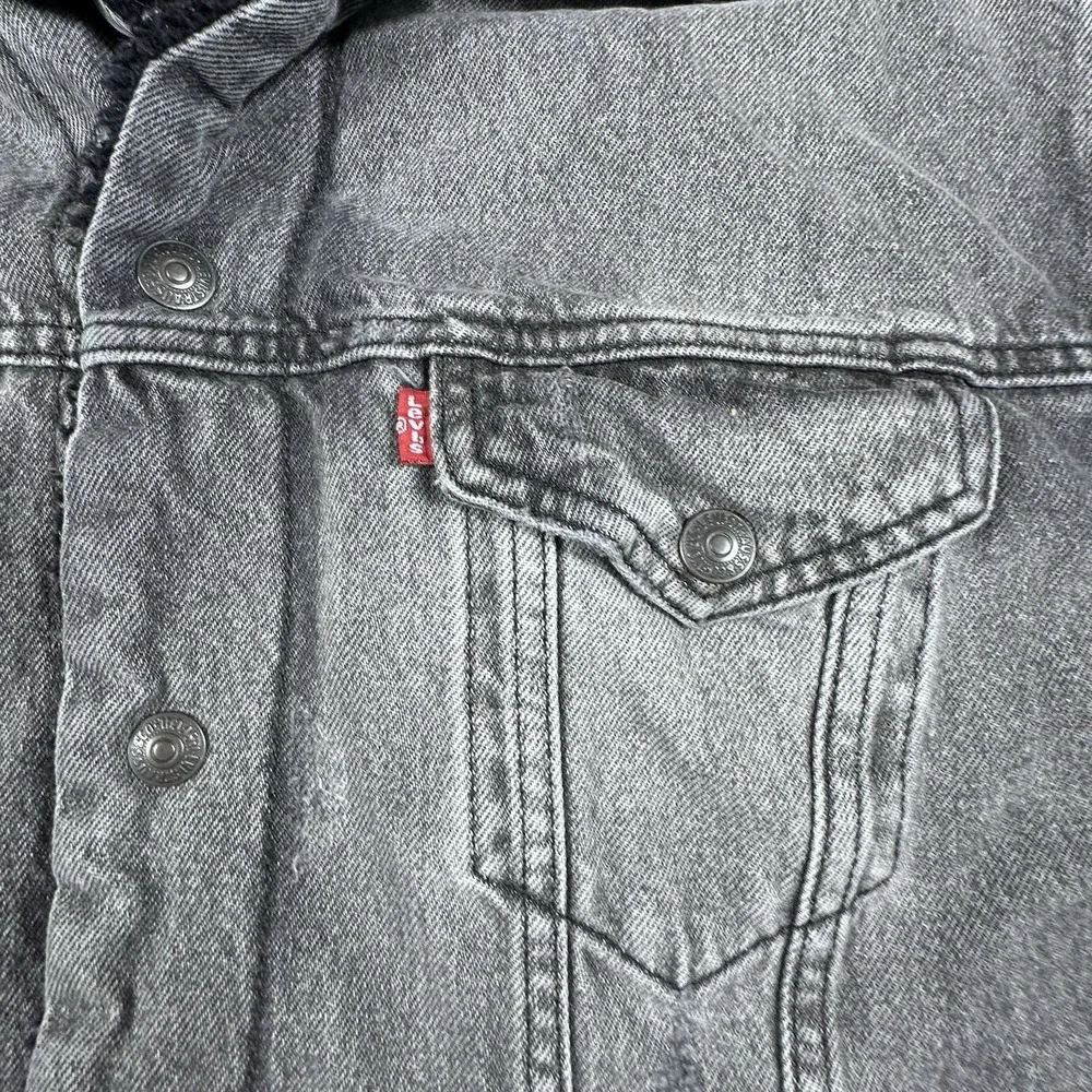 Levis levi men